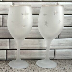 New Set of TWO Stars Pattern Gold Rim Wine Glasses
